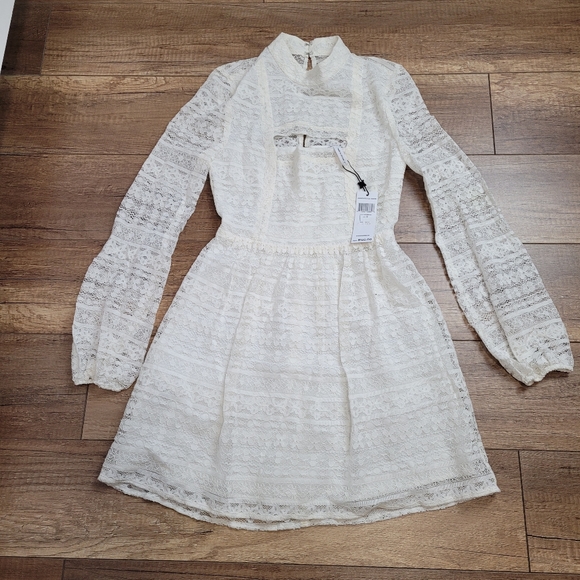 BCBGeneration sheer Lace Long Sleeve cutouts cream mini dress lined flare 0 - Picture 11 of 16